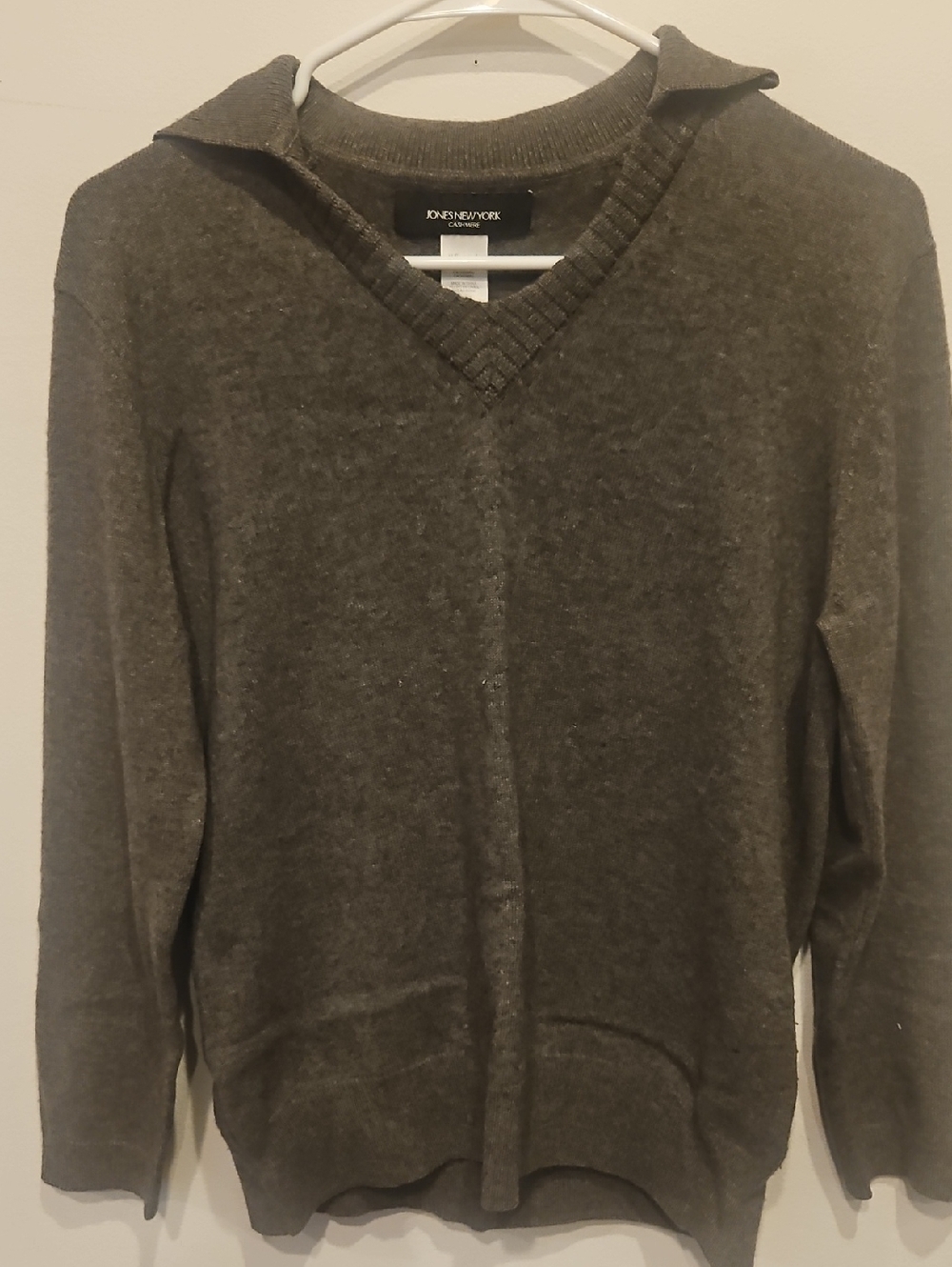 Jones New York Olive Green V-Neck Sweater with Fold-Over Collar